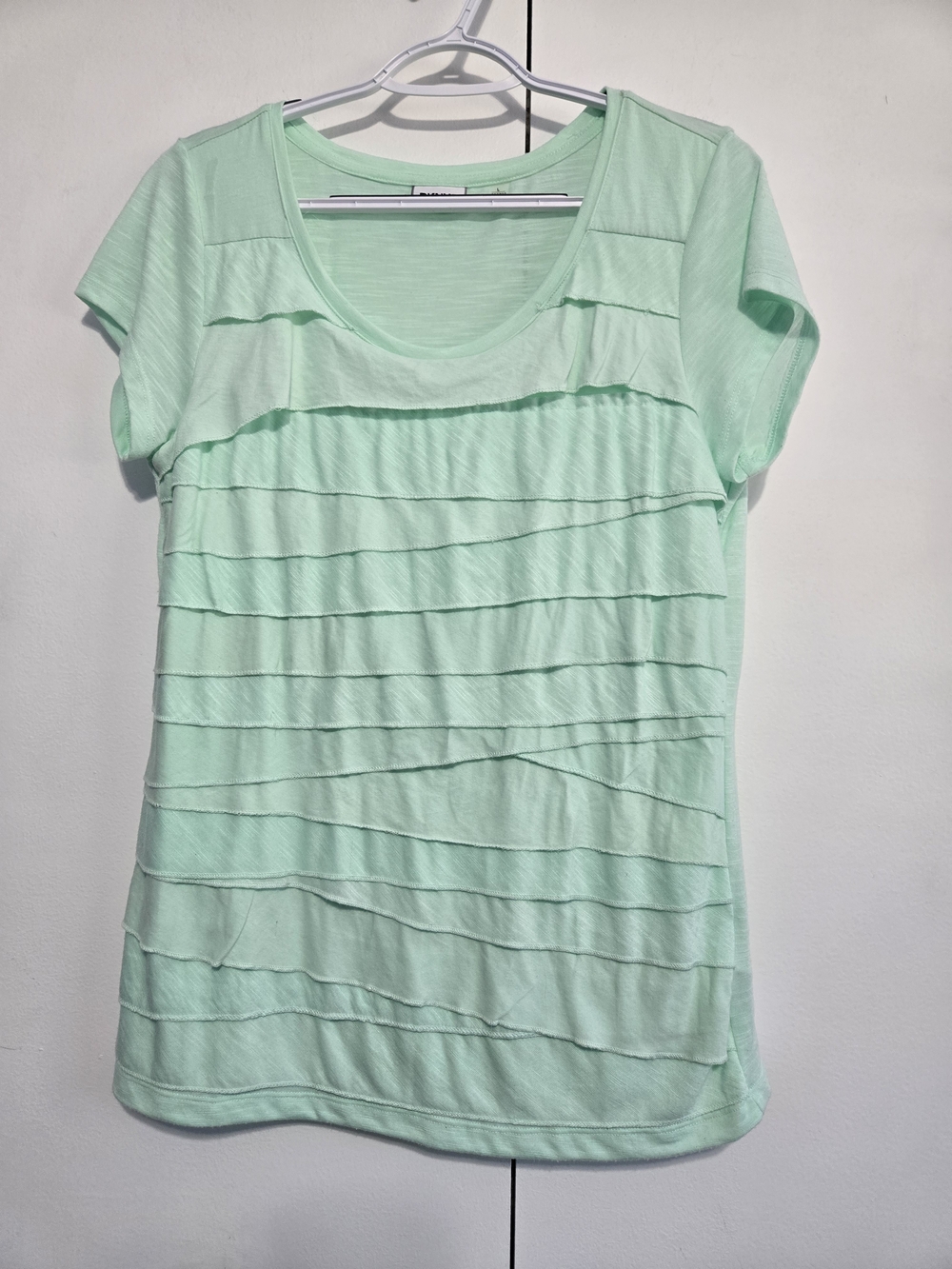 DKNYC Ruffle Top L Mint Green Layered Tiered Short Sleeve Scoop Neck